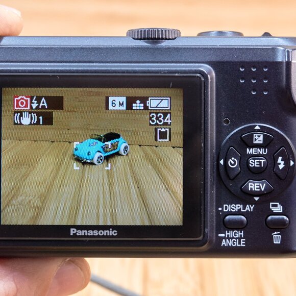 Panasonic LUMIX DMC-LZ5 6MP Digital Camera, 6x Optical Zoom, Made in Japan - Picture 7 of 9